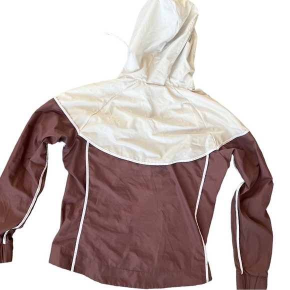 Nike sportswear wind runner hooded jacket womens Small - Picture 6 of 11